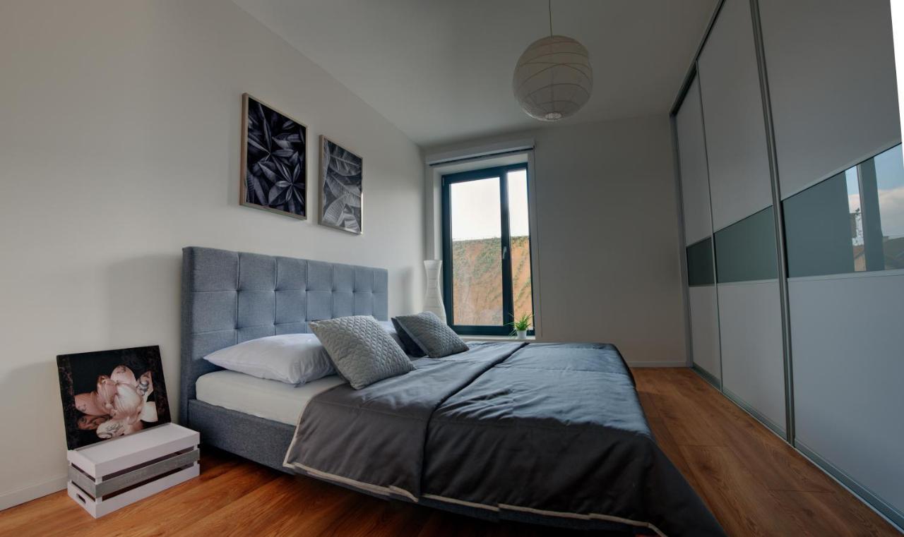 Apartman Kmetova So Sukromnym Parkovanim Zdarma, 5 Min Peso Do Centra Kosice Exterior photo